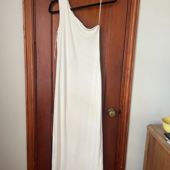 Abercrombie & Fitch One-Shoulder White Dress - Picture 4 of 4